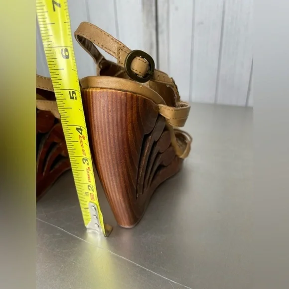 Women's Shi by Journey Wood Wedge Heels Beaded Sequin Top Sandals Size 8 - Picture 6 of 7